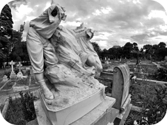 Statues always tell a story of great people, places and events. This staue stands in Gore Hill Cemetery